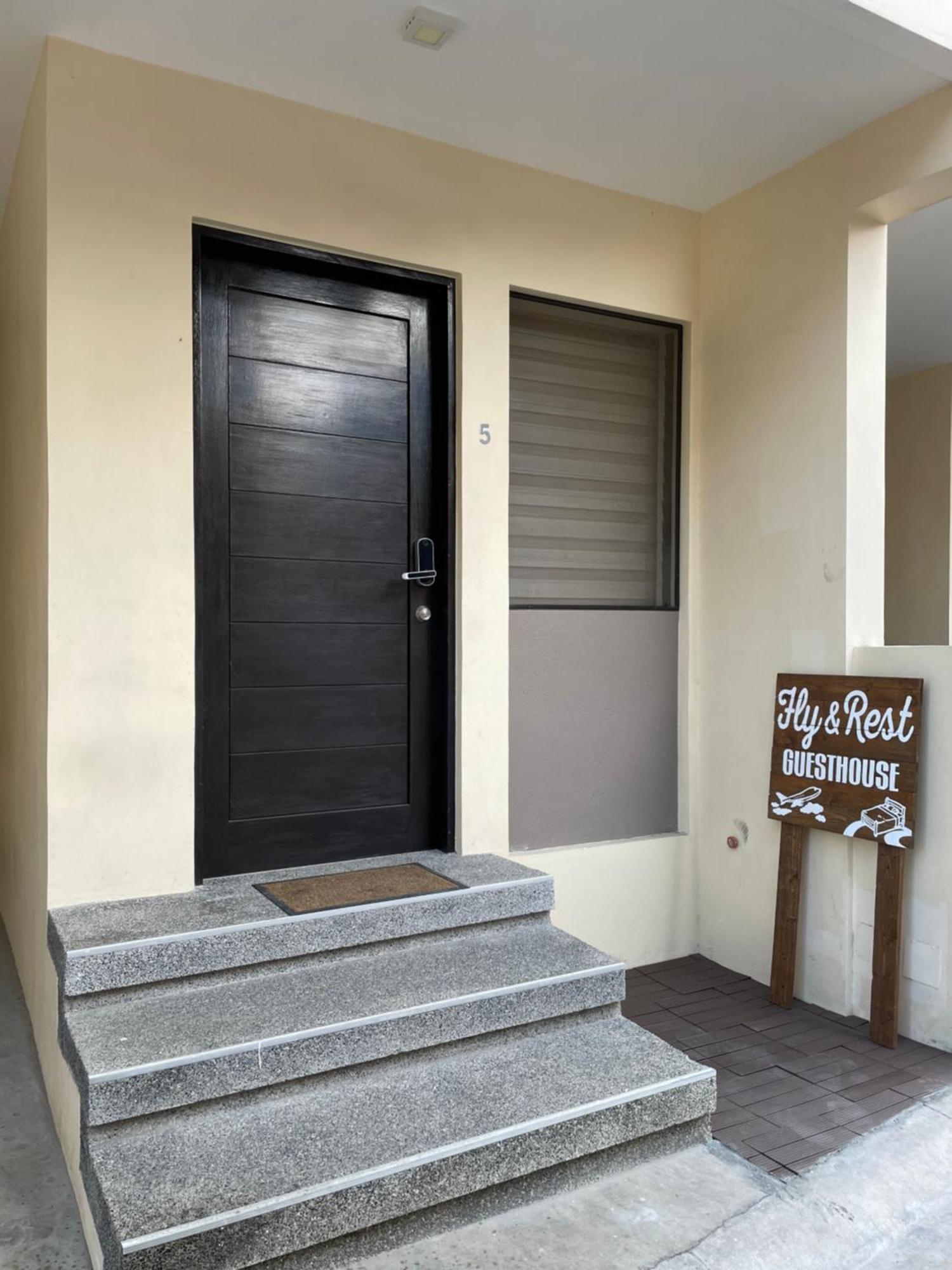 Fly & Rest Guesthouse - Mactan-Cebu International Airport Lapu-Lapu City Exterior foto